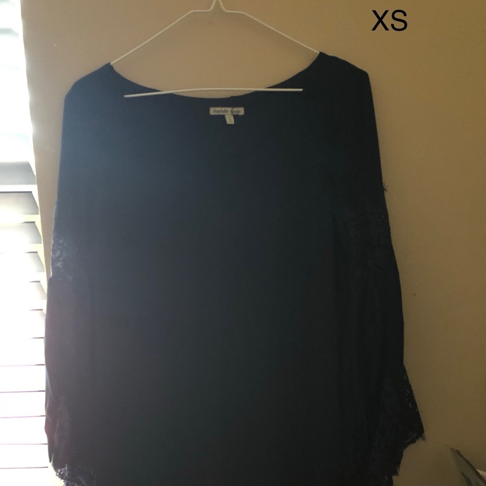 Blouses and dress - Picture 4 of 4
